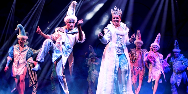 Image of Cirque Dreams: Holidaze