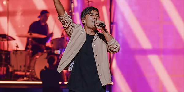 Image of Phil Wickham
