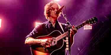 Image of Dean Lewis