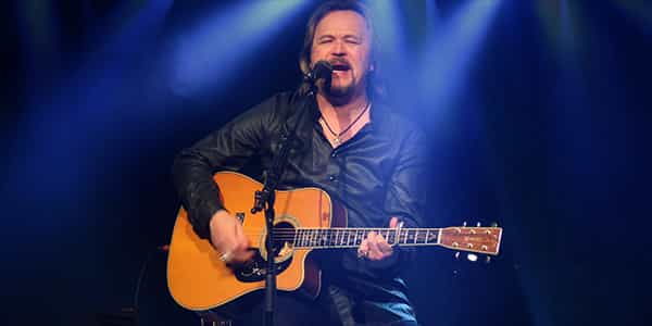 Image of Travis Tritt In Biloxi