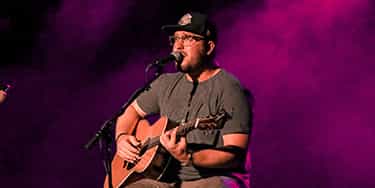 Image of Mitchell Tenpenny In Fresno