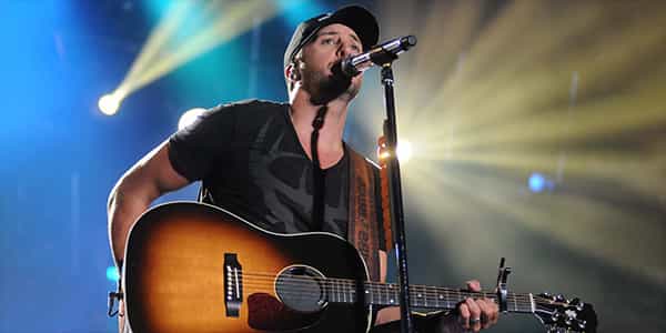 Image of Luke Bryan In Des Moines