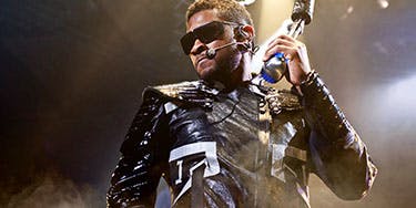 Image of Usher In Oakland