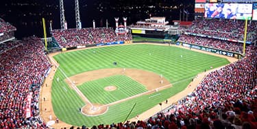 Image of Cincinnati Reds In Los Angeles