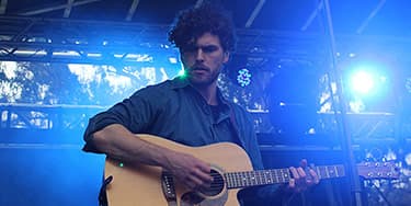 Image of Vance Joy In Notre-dame-des-prairies