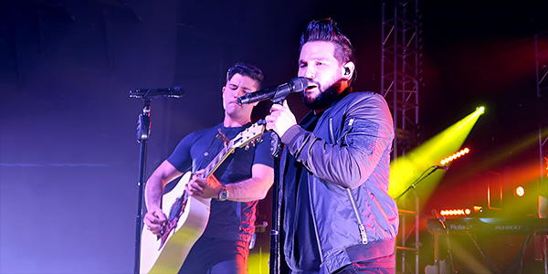 Image of Dan and Shay